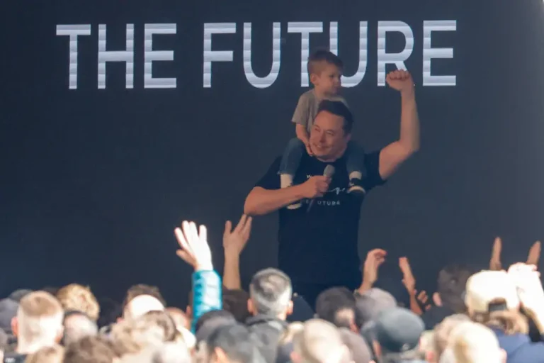 Elon Musk quietly had a 3rd child with his Neuralink executive Shivon Zilis