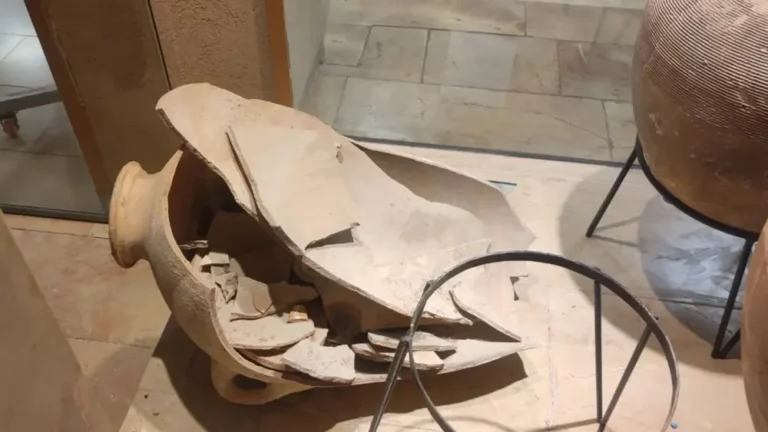 A 5-year-old accidentally smashed a 3,500-year-old artifact on a museum trip in every parent’s worst nightmare