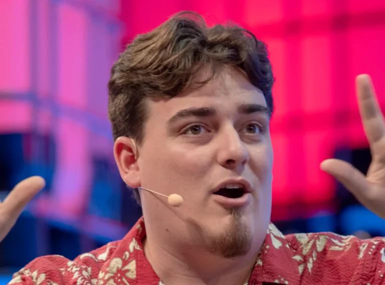 Palmer Luckey says he’s a ‘crusader for vengeance’ after his Facebook firing — but isn’t looking to throw Zuckerberg under the bus