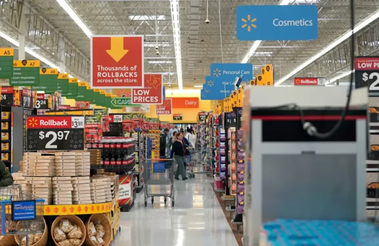 I’m a Walmart store manager in Texas. This is what my typical day looks like.