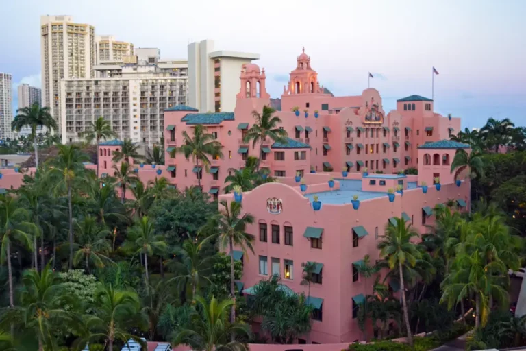 I paid $530 for one night in Hawaii’s famous pink hotel. I was so excited, but I wouldn’t stay there again.