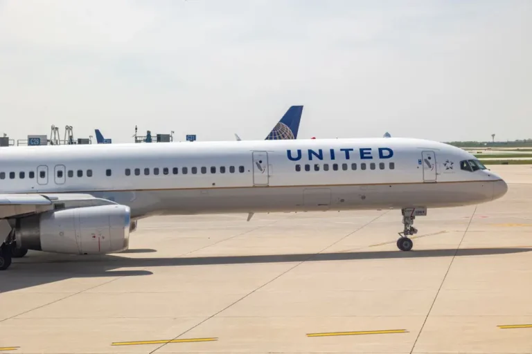 2 passengers were injured when United Airlines pilots responded to an inflight collision warning