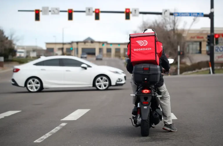 DoorDash is trying a new way of making deliveries — and it doesn’t involve gig workers