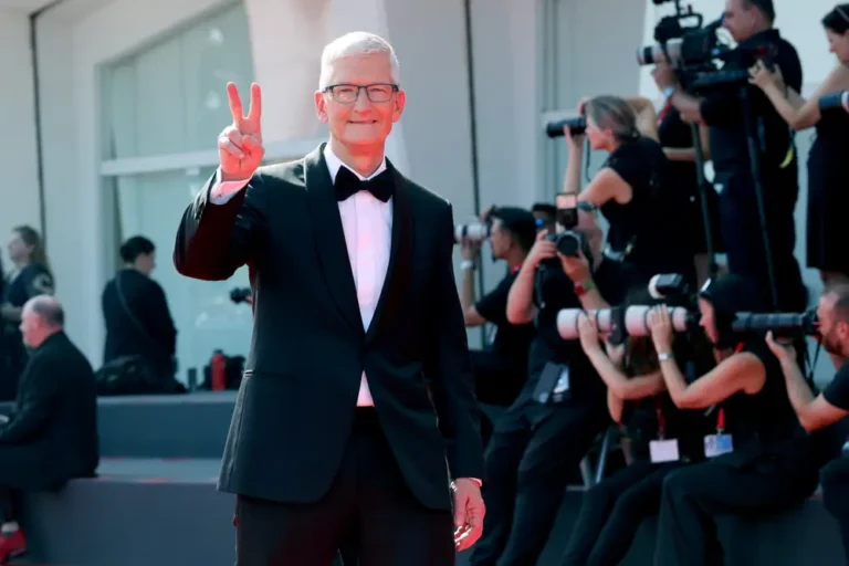 Apple CEO Tim Cook is living out the Hollywood movie executive fantasy in Italy right now