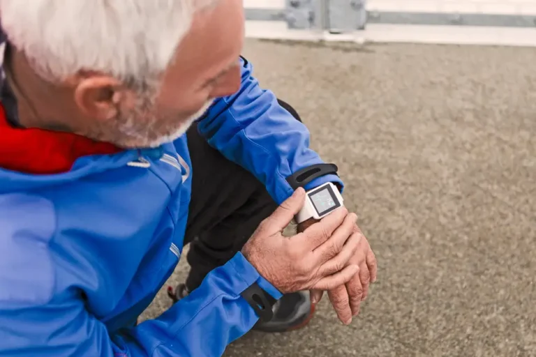 This 5-second walking test can tell you how well you’re aging