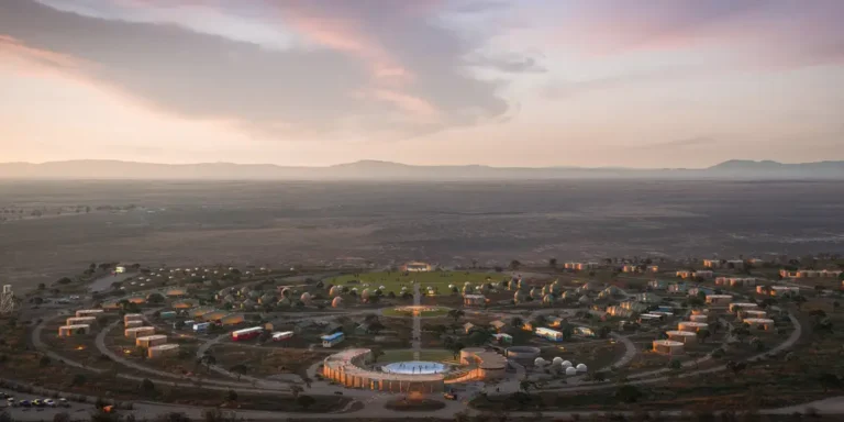 See what it’ll be like staying at a luxury 3D printed hotel in the West Texas desert