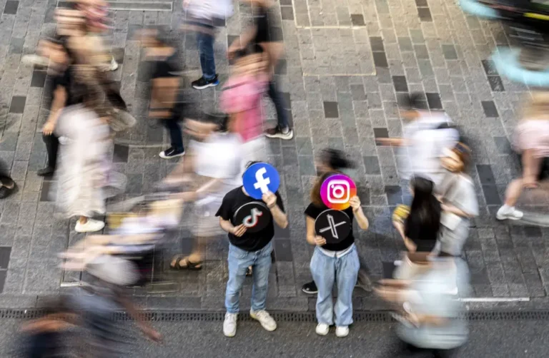 Instagram is winning over teens while Snapchat drops off. Here’s why.