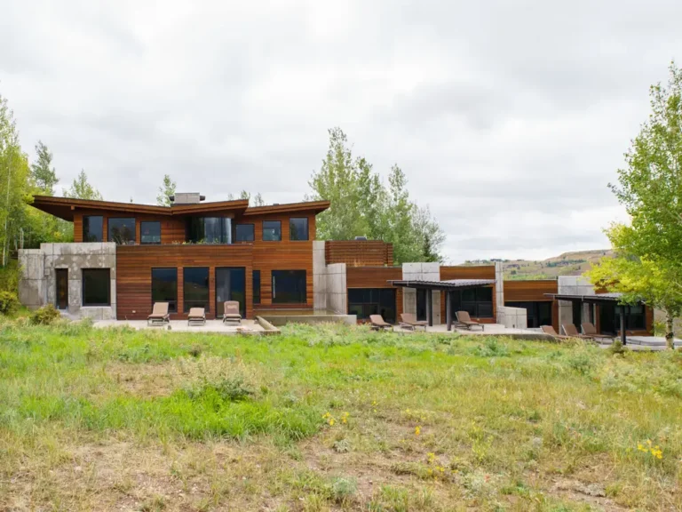 I spent 2 hours in a Jackson Hole vacation home that costs over $10 million. Check out the ultra-luxury details.