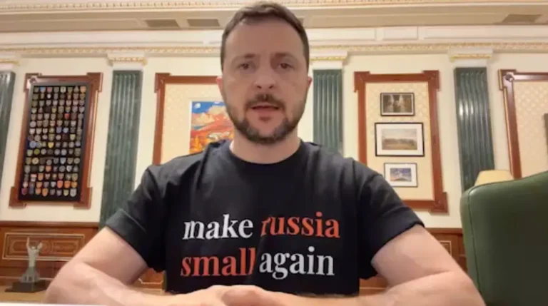 Zelenskyy’s new T-shirt riffs on Trump — and annoyed the Kremlin