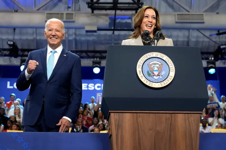 Economic concerns are top of voters’ minds, but Kamala Harris is choosing a different path for her closing argument