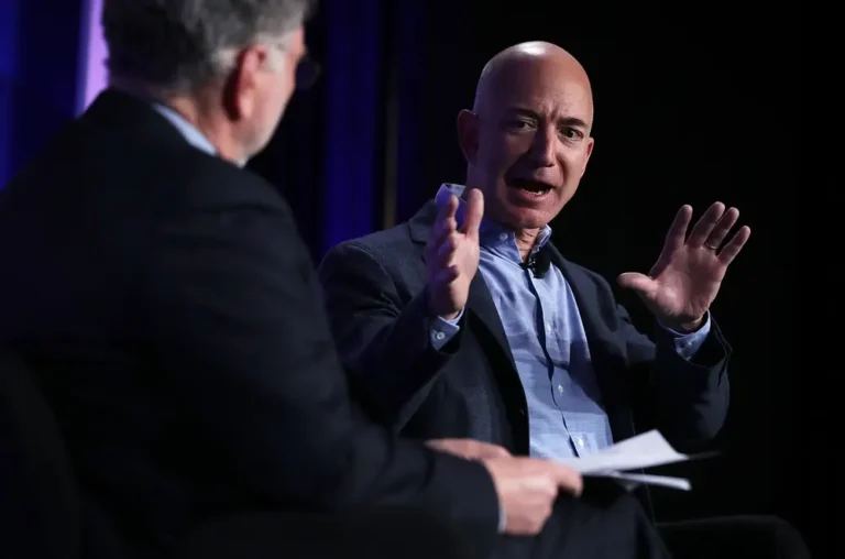 The Bezos-Washington Post crisis is getting worse