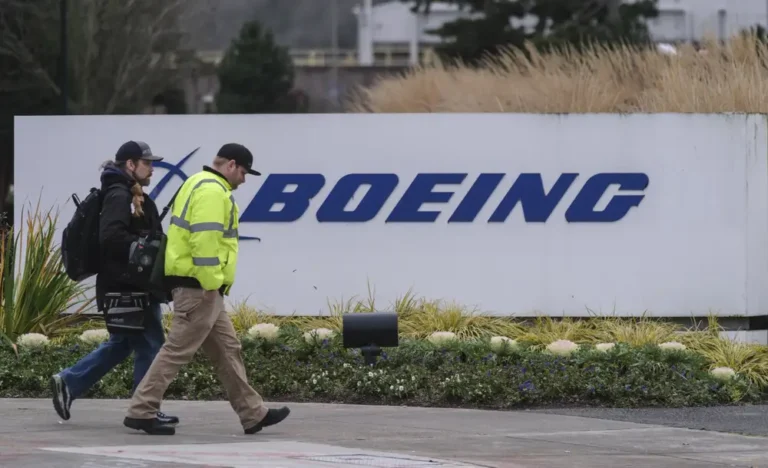 Boeing is raising $10 billion from 4 major banks — and could sell another $25 billion in securities