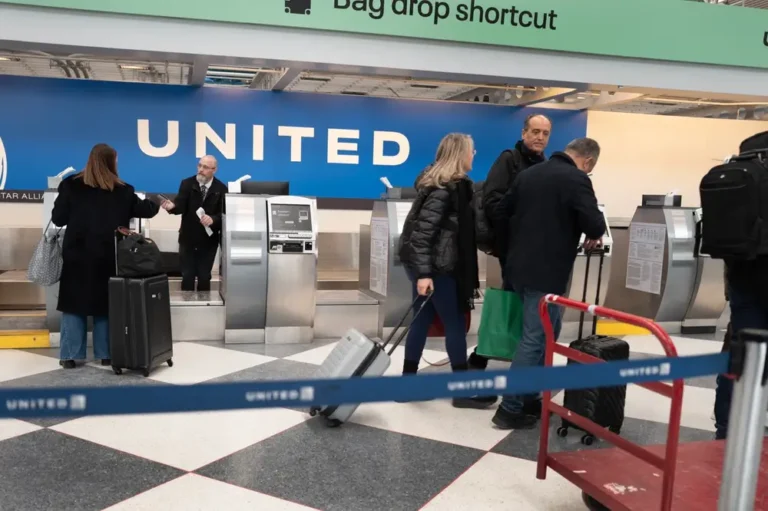 United Airlines takes a shot at Delta’s IT meltdown: ‘Healthy businesses don’t make excuses’