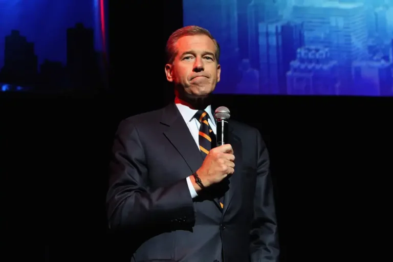 Amazon is jumping into news as it closes in on a deal with Brian Williams