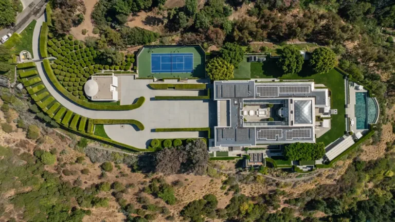 See the lavish homes 5 billionaires are trying to offload — and why it could be tough for them to find buyers