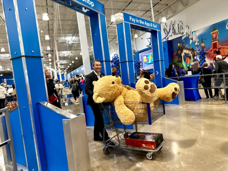 Sam’s Club just opened its first new location in 7 years. It doesn’t have any checkout lanes.