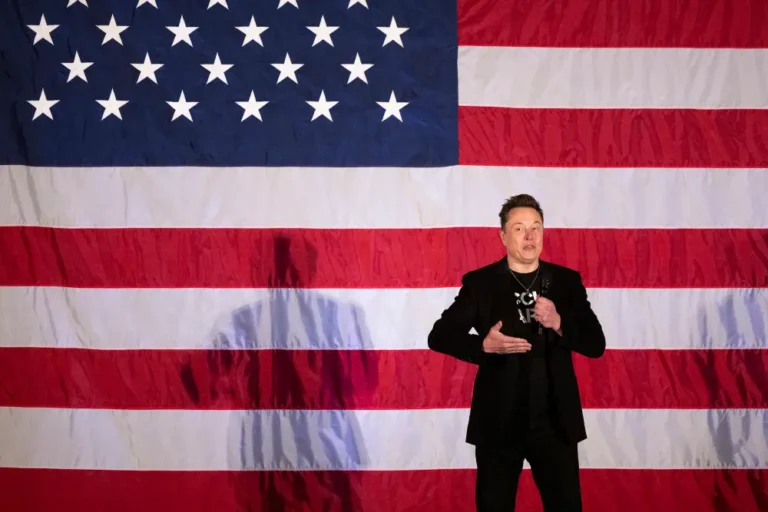 Elon Musk’s $1 million giveaway has legal scholars asking questions