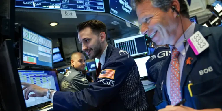 Stock market today: Nasdaq closes at a record ahead of key tech earnings