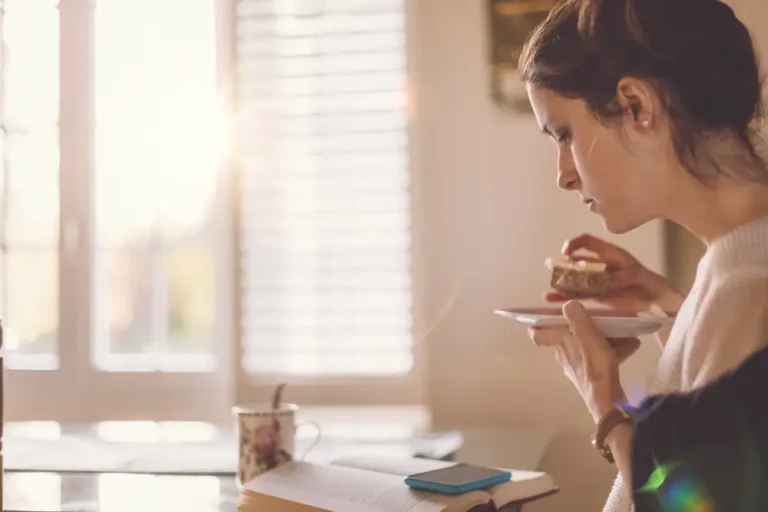 Eating alone can cause you to overeat. Here’s how to combat solo dining in a healthy way.