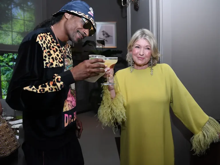 Martha Stewart says Snoop Dogg taught her how to negotiate contracts better