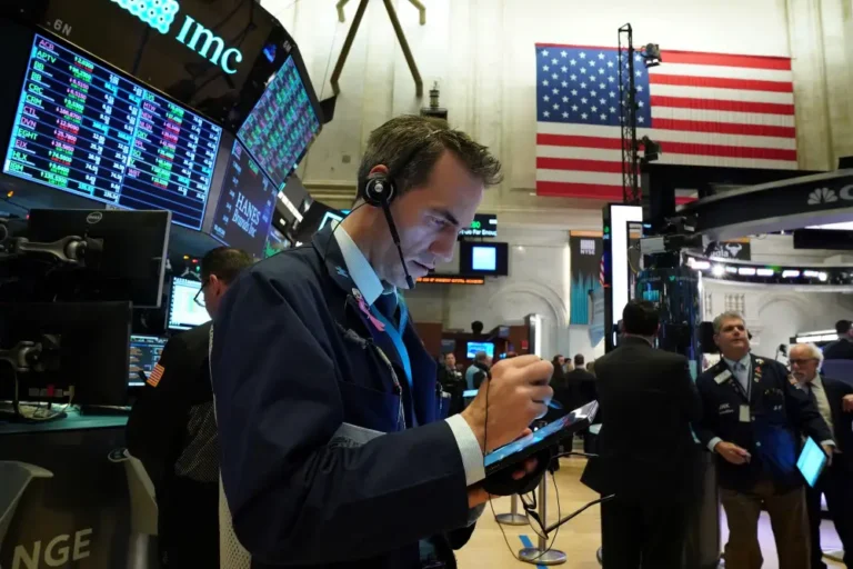 Stock market today: Indexes jump as Amazon lifts tech and jobs data boosts rate-cut views