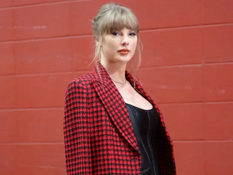 Taylor Swift mixed high and low fashion brands for her latest $100,000 gameday outfit