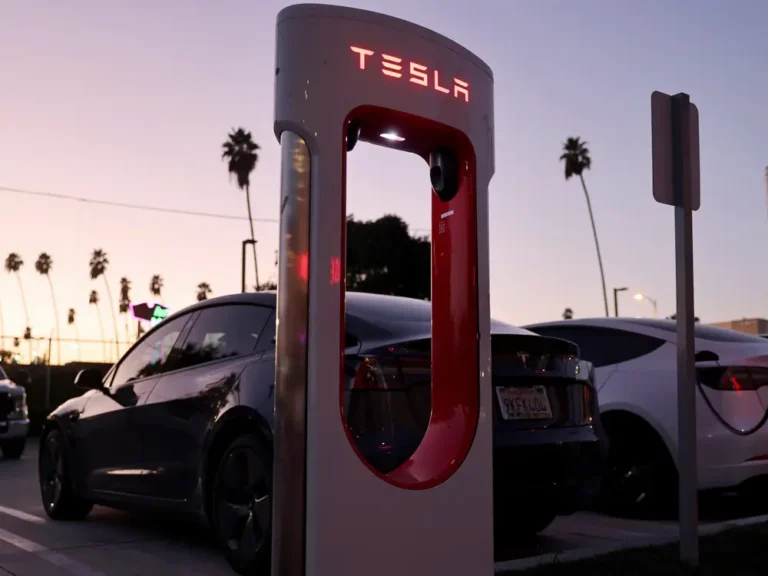 Tesla dangles deals for new buyers who take delivery by end of year as it tries to hit goal