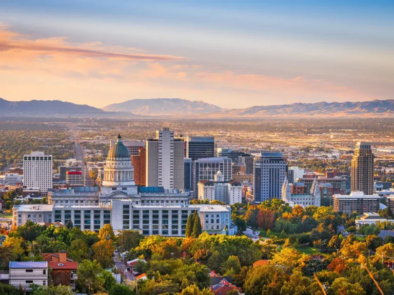 I was born and raised in Salt Lake City. These are 5 things first-time visitors shouldn’t miss if they visit Utah this winter.