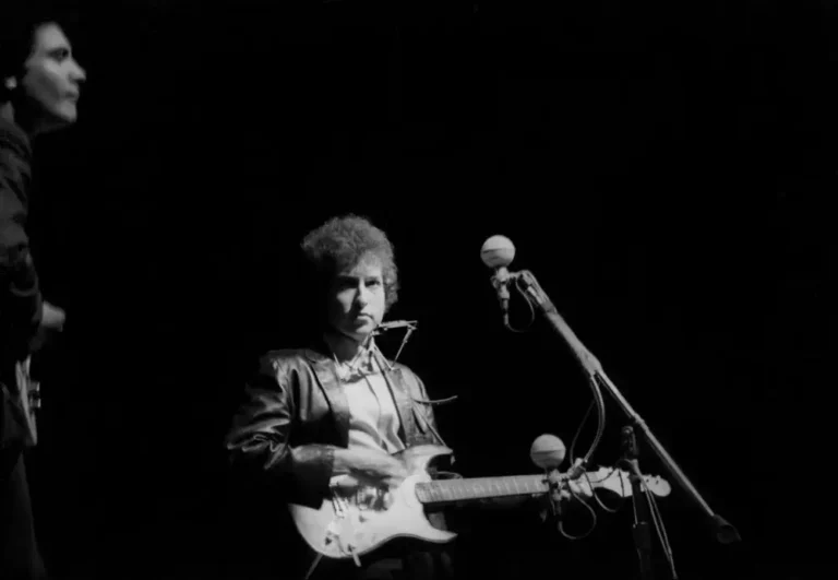 Why Bob Dylan’s 1965 Newport Folk Festival performance sparked controversy from friends and fans: ‘He betrayed the cause’