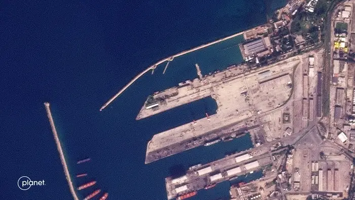 We compared satellite images of Russia’s naval base in Syria before and after Assad’s fall. The warships are missing.