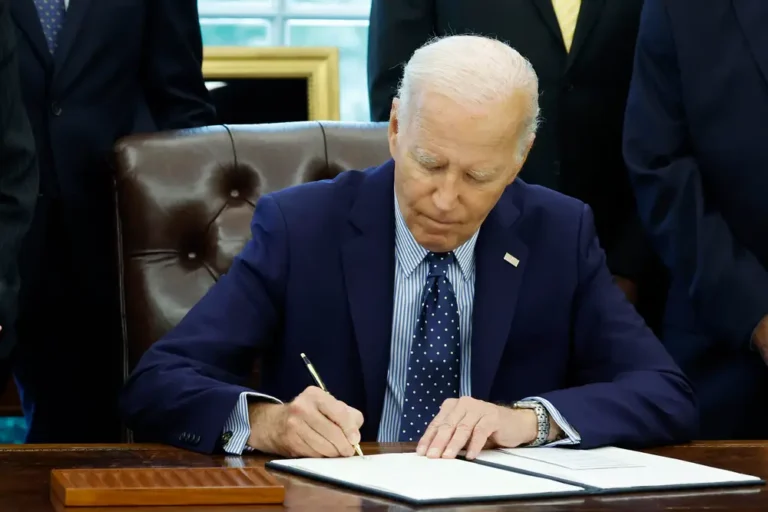 Biden commutes the sentences of nearly 1,500 people in the largest single-day act of clemency in modern history