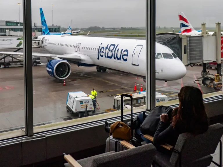 JetBlue will fly to Spain for the first time. See how its Airbus A321neo compares to the country’s flag carrier Iberia.