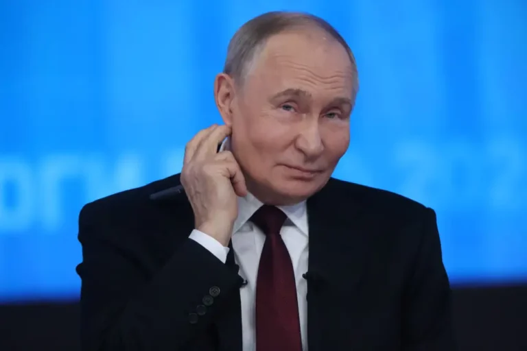 Putin taunted the West with a proposed missile ‘duel of the 21st century’ between the Oreshnik and US-made defenses