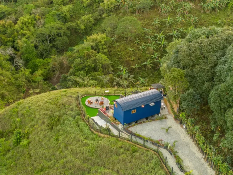 They built a tiny house in the Philippines for their weekend getaways. Now, they’re renting it out for $150 a night.