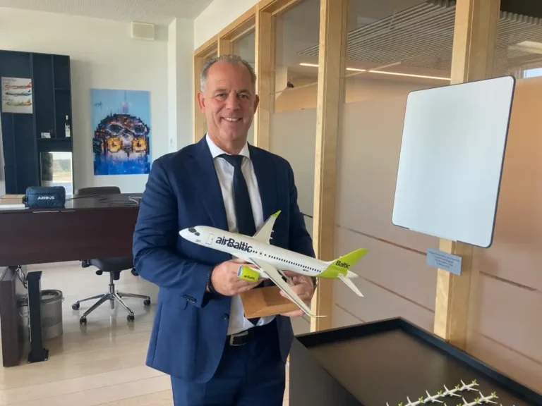 This CEO wants his airline to be the first to start flying to Ukraine again