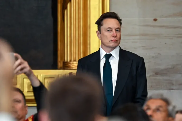 Musk wants federal workers back in the office, but a union boss calls it ‘political BS’