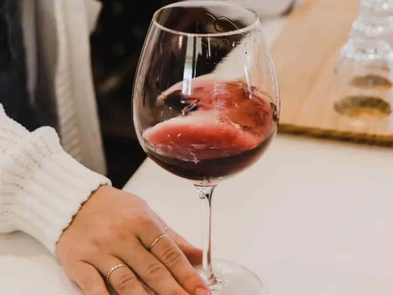 I’m a server at a winery. Here are 5 things I wish more people would do when they come in for a tasting.