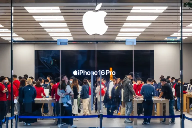 Apple discounts new iPhones in China amid increasing smartphone competition