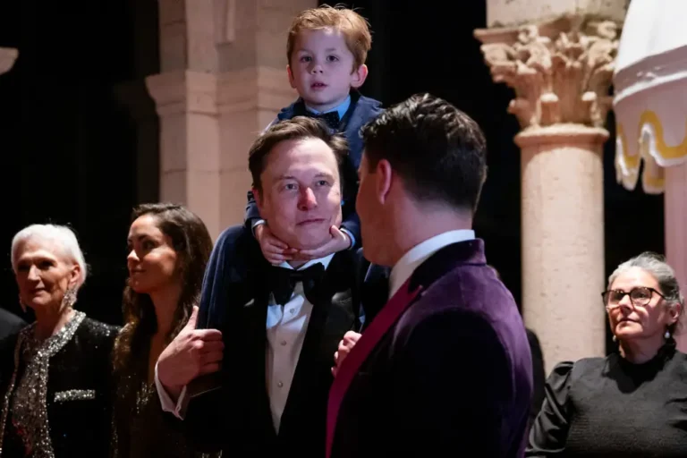 Elon Musk celebrated New Year’s Eve with Donald Trump at a star-studded Mar-a-Lago party