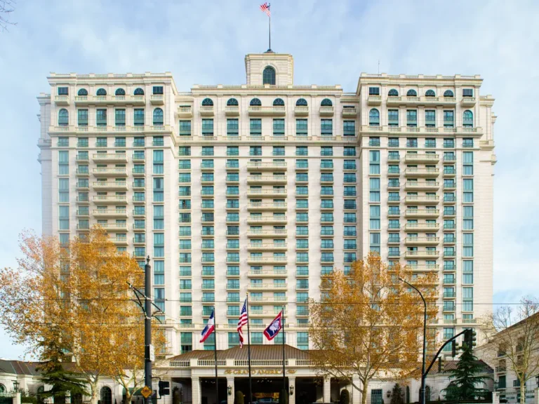 I spent 2 nights in one of Salt Lake City’s only 5-star hotels. It epitomized luxury and was shockingly affordable.