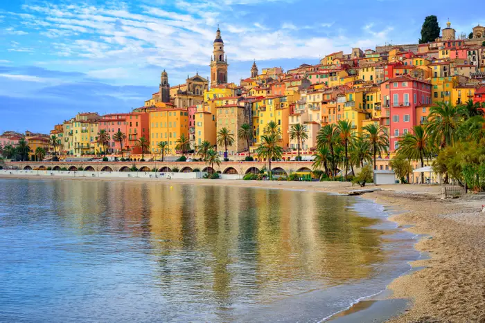 I moved from the US to France. It took 4 years and one great piece of advice for the country to finally feel like home.
