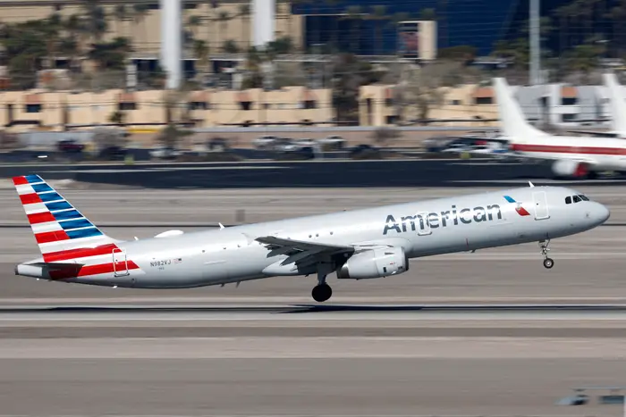 American Airlines joins the party on free in-flight WiFi — but it won’t be using Elon Musk’s Starlink