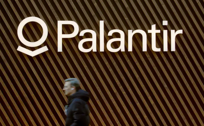 ICE just ordered $30 million worth of new technology from Palantir to track immigrants