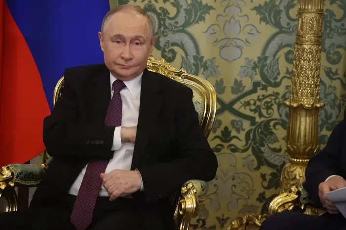Russian oil prices are sliding. That’s not enough to stop Putin’s war machine — yet.