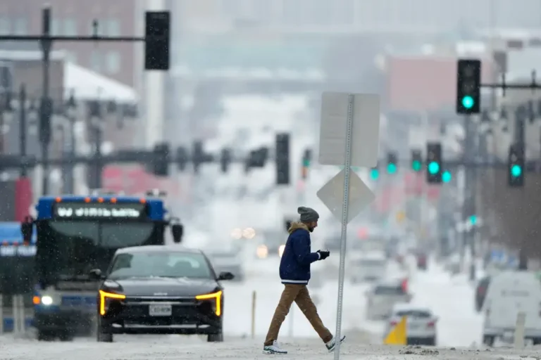 Forget the Sunbelt. More people are moving to the Snowbelt.