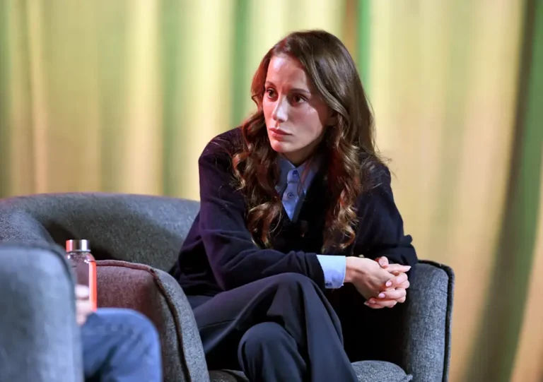 Her AI startup has few employees, no products, and is raising $2 billion. Here’s how Mira Murati is doing it.