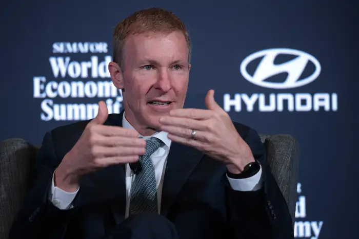 United CEO calls Trump’s tariffs a ‘chess game’