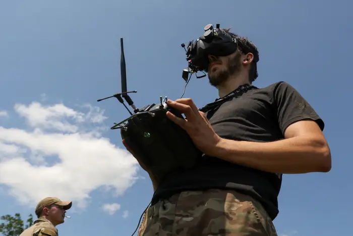 Ukrainian drone pilots often use ‘weird-looking buildings’ as guides to fly their drones through heavy Russian GPS jamming