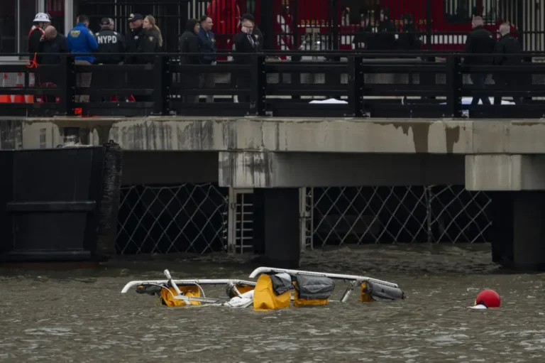 Crashed Hudson River helicopter had no flight recorders and went down on its eighth flight of the day: NTSB