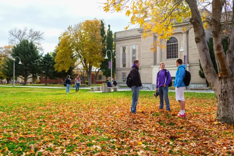 College still pays off — if you avoid 3 decisions